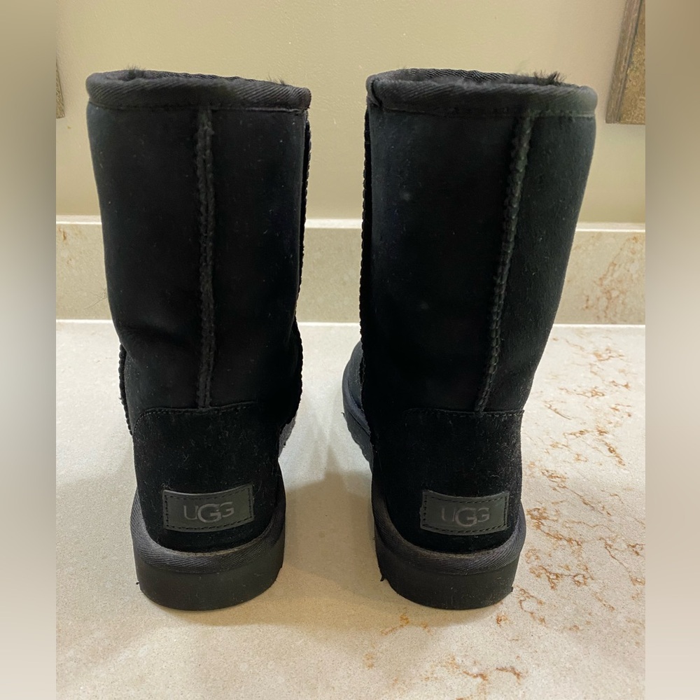 Ugg Womens Classic II Short Boot - New - Picture 3 of 8